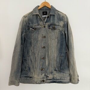 BDG LIGHT WASH DENIM JACKET MEDIUM